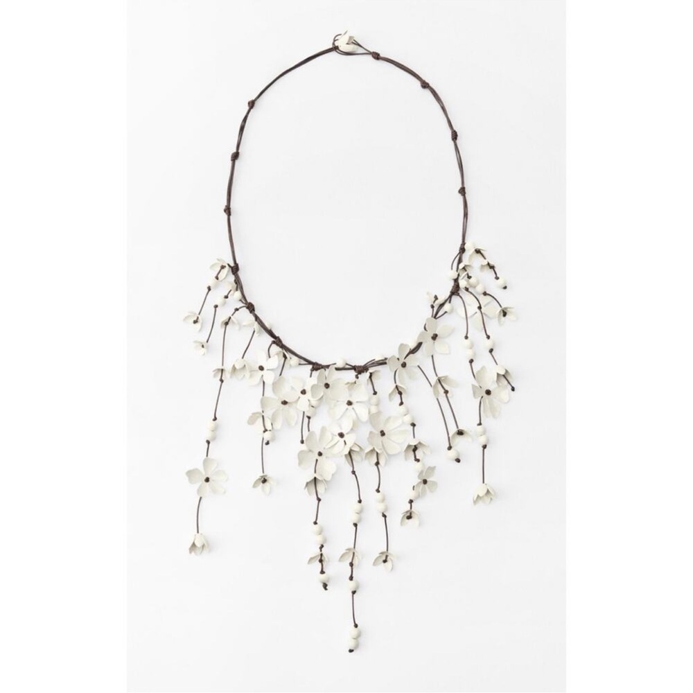 Zara NWT Cascading Flowers Cord Bib Necklace ~ Ecru